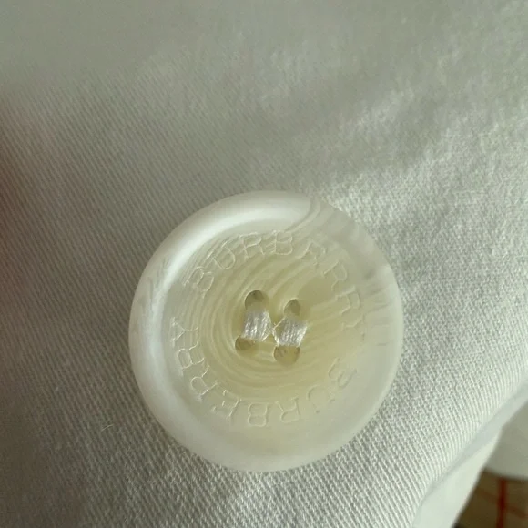 Burberry Cream Single Breasted Trench Coat - Picture 13 of 16